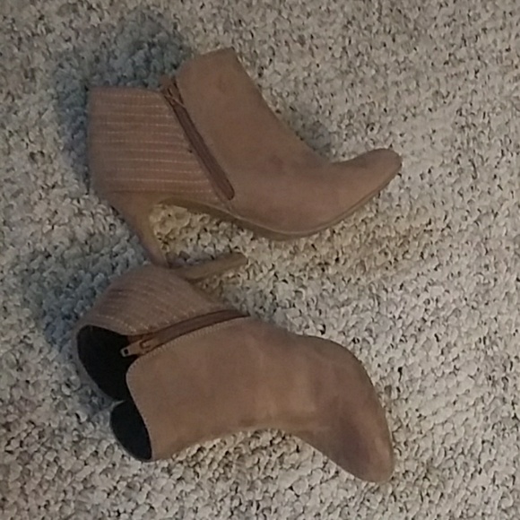 💗Tan Attention Shoes💢 - Picture 2 of 8